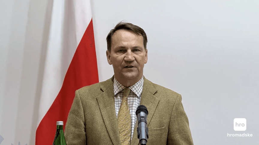 Сікорський закликає створити "Європейський легіон" за участі українців 2 Міністр закордонних справ Польщі Радослав Сікорський під час візиту до Києва, 12 вересня 2025 року