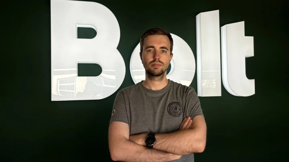 Роботи-регулювальники: Китай тестує штучний інтелект на дорогах 6 У Bolt розповіли чи скоро в Україні з’являться роботи-кур’єри і що заважає їх використовувати вже зараз