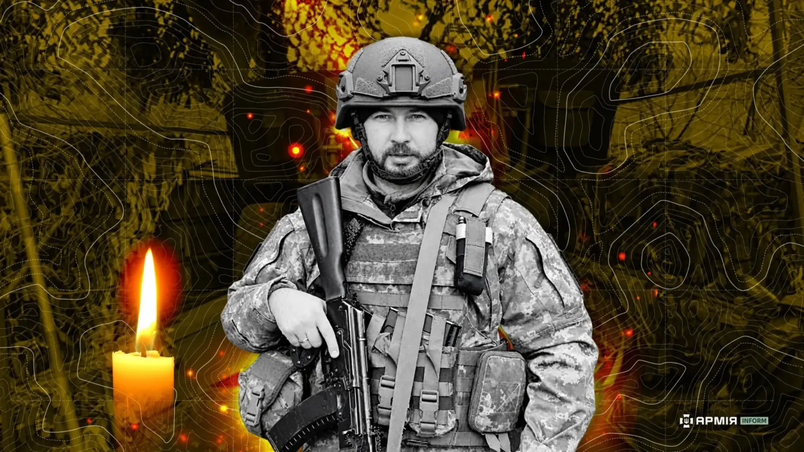 Арсенал пам'яті: як зберігають спадщину артилериста Дмитра Кузнецова 6 Чоловік у камуфляжній формі, бронежилеті та шоломі тримає автомат перед собою. Ліворуч горить свічка, а тло доповнене контурними лініями та вогняними елементами.