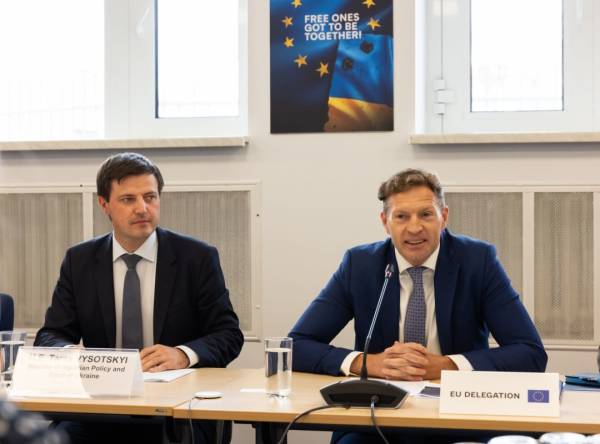 Україна просить ЄС про спільний фронт підтримки аграріїв на тлі обстрілів портів 6