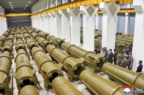 Північна Корея накопичила приблизно сотню ядерних боєголовок 6