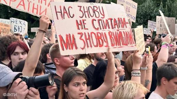 Transparency International назвала головні антикорупційні здобутки України за 35 років 4