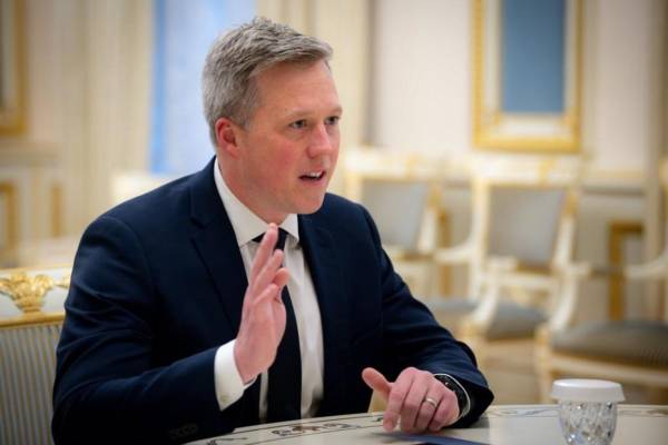 Міністр армії США, тісно пов'язаний з Україною, може подати у відставку 3