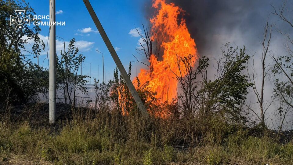 Ворог завдав авіаудару по Сумах: загинув водій, пошкоджено близько 20 будинків