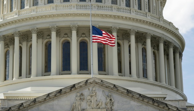 Сенат США запобіг бюджетному колапсу 8