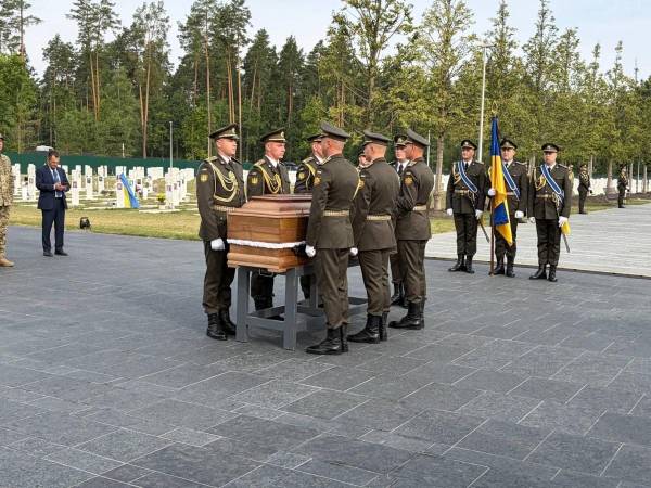 Фото Перепоховання Коновальця 18 серпня 2026