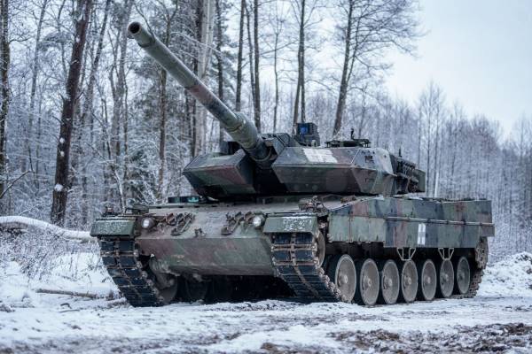 Відремонтовані в Литві танки Leopard 2A6 готуються до повернення в Україну, 15 грудня 2023 року. Фото: Міністерство оборони Литви.