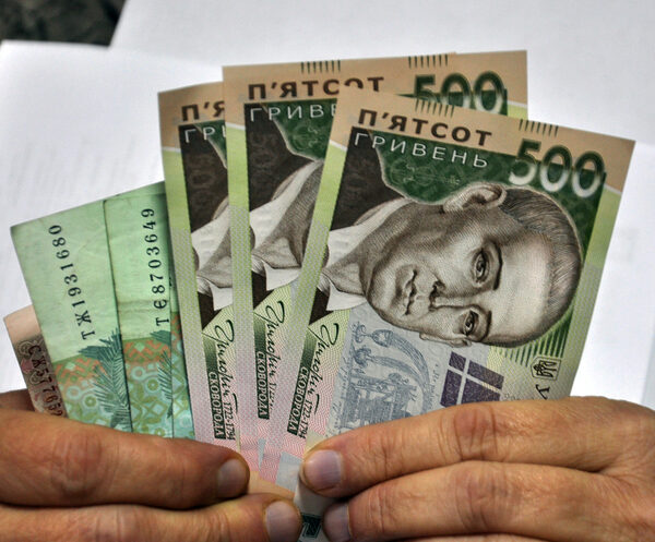 Блискавичний штурм: 2000 кіборгів захопили столицю