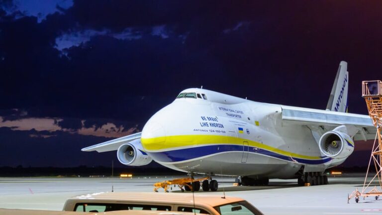 МЗС пояснило інцидент з дроном біля українського Ан-124 в Лейпцигу 15 МЗС пояснило інцидент з дроном біля українського Ан-124 в Лейпцигу 15