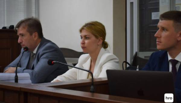 Стефанішина плаче у суді: рішення про заставу перенесли