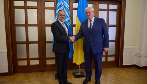 Гендиректор ЮНЕСКО прибув з першим візитом до України