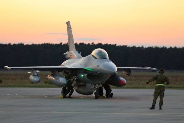 Перуанські F-16V оснастять найсучаснішими системами РЕБ Viper Shield 4 Винищувач F-16V Block 70 ПС Словаччини. 7 жовтня 2025.