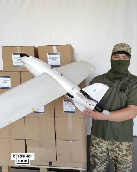 «Повернись живим» озброює ЗСУ новітніми дронами-перехоплювачами 5 Військовослужбовець 128-ї ОГШБр із дроном-перехоплювачем «Блискавка»