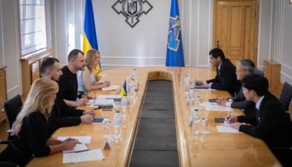 Данилов і посол Японії обговорили потенційне приєднання до ініціативи Drone Deal 1