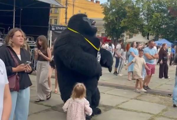 Сімейний фестиваль у Чернівцях: як там рекламували вейпи 14 Сімейний фестиваль у Чернівцях: як там рекламували вейпи 13