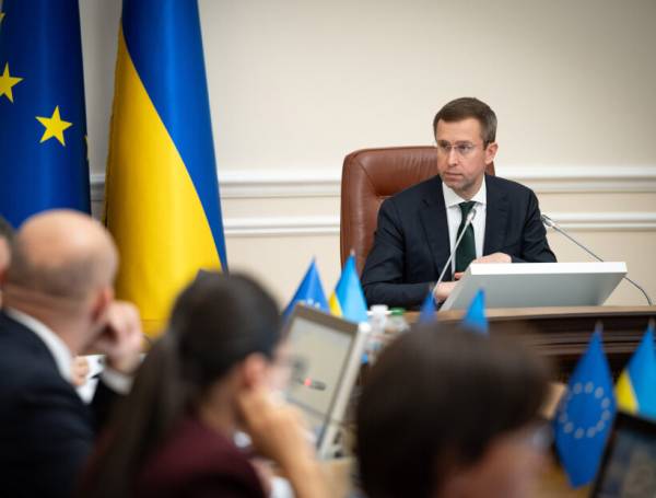 Уряд виділив 4,9 мільярда гривень на відновлення постраждалих від війни громад 10