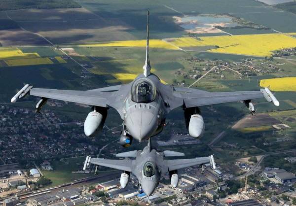Винищувачі F-16