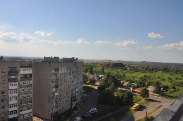 Окупанти розмістили вогневі точки в центрі Довжанська 13