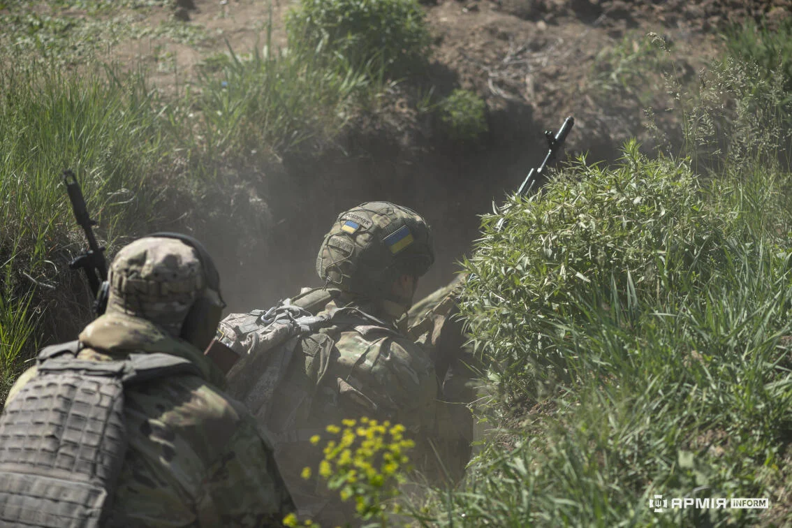 Як припиняються та поновлюються виплати під час і після СЗЧ: роз’яснення Міноборони України