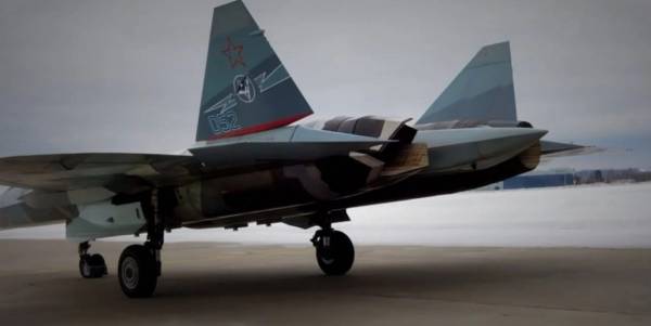 Прототип винищувача Су-57 «052» з встановленим плоским соплом.