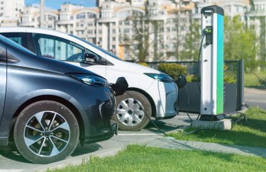 Електромобілі втрачають частку на ринку нових авто в Україні 13