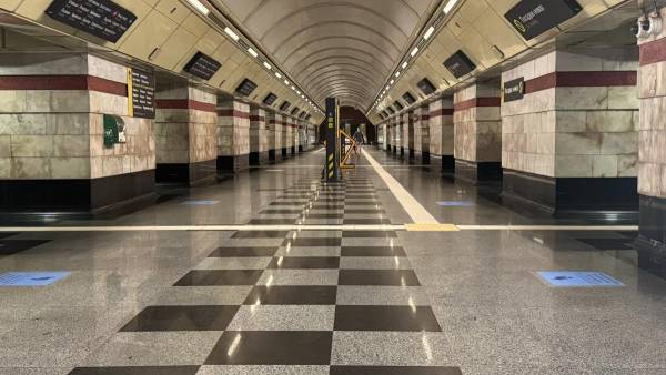 Метро у тривоги: київські станції облаштують зонами для пасажирів з дітьми, тваринами та маломобільних 8 Метро у тривоги: київські станції облаштують зонами для пасажирів з дітьми, тваринами та маломобільних 7