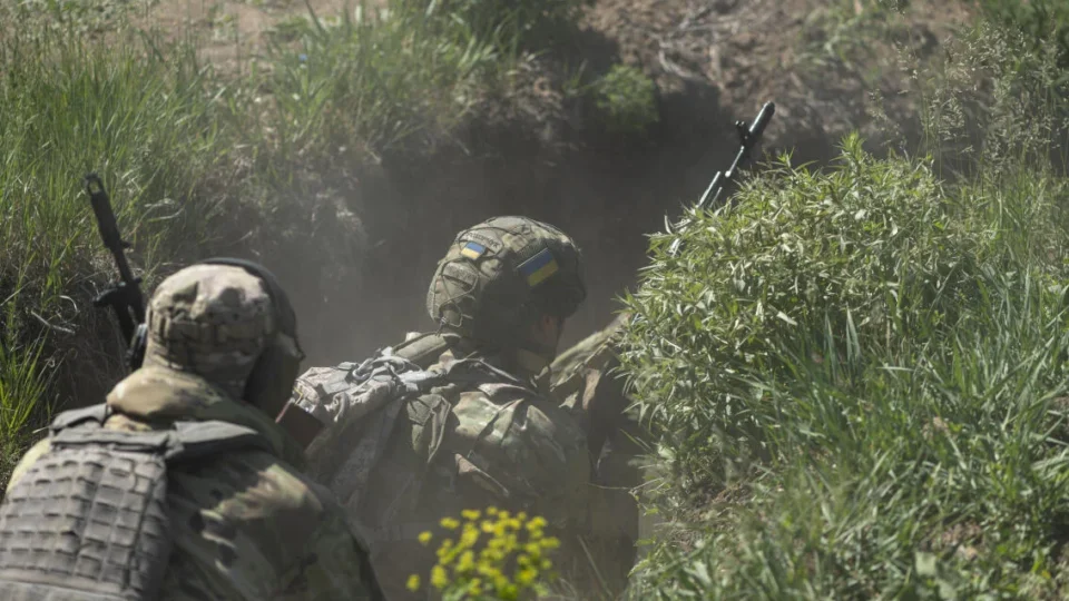 Як припиняються та поновлюються виплати під час і після СЗЧ: роз’яснення Міноборони України