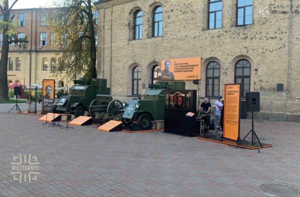 Виставка броньовиків УНР: вшанування пам'яті Коновальця 5