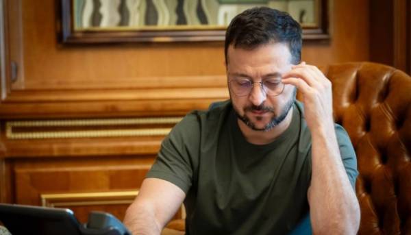 АіФ UA 36 Зеленський оновив дипломатичний корпус: звільнено чотирьох послів