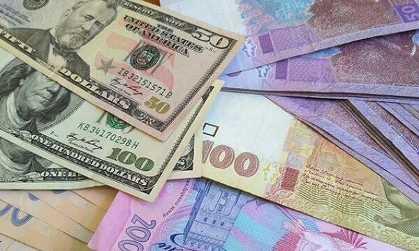 Гривня оновила історичний мінімум: євро коштує понад 52 гривні