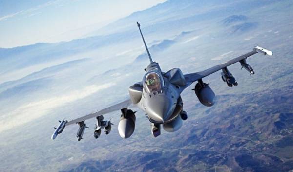 Перу купує 12 винищувачів F-16 Block 70 3