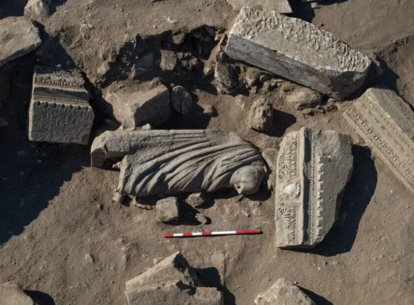 Знайшли 1800-річну статую Асклепія: давньогрецького бога медицини 11 Знайшли 1800-річну статую Асклепія: давньогрецького бога медицини 11