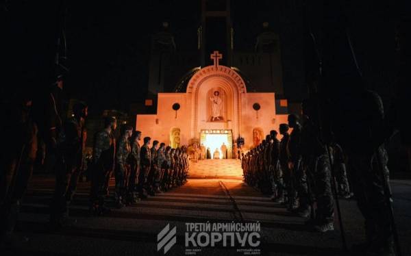 Броньований Austin і містерія зі смолоскипами: Третій корпус Білецького попрощався з Коновальцем