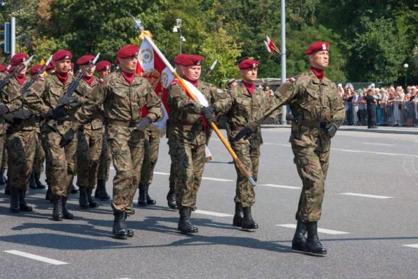 Польща проводить військовий парад без України 3