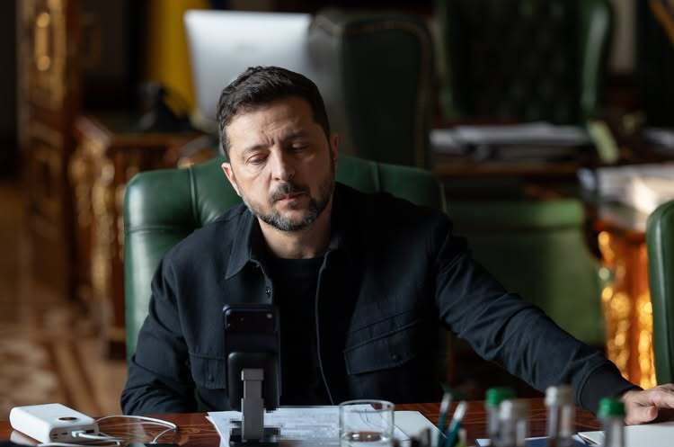 Український поїзд промчав через поля, співаючи пісню перемоги 10
