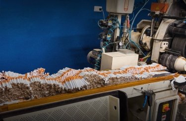 Бюро економічної безпеки викрило та ліквідувало дві підпільні тютюнові фабрики 12