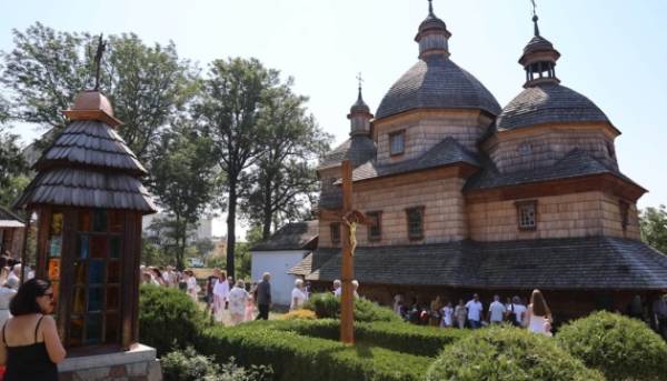 Жовківська церква-пам'ятка ЮНЕСКО знову відкрила двері після реставрації 9