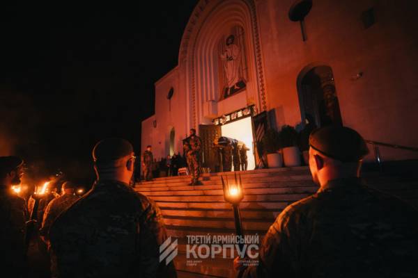 Прощання з полковником Євгеном Коновальцем у Києві 11