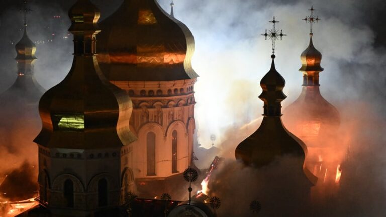 Кіт Шредінгера в кремлі: хто здатен зупинити війну, але не робить цього 5 Кіт Шредінгера в кремлі: хто здатен зупинити війну, але не робить цього 3