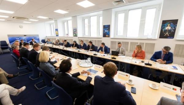 Україна просить ЄС про спільний фронт підтримки аграріїв на тлі обстрілів портів 3