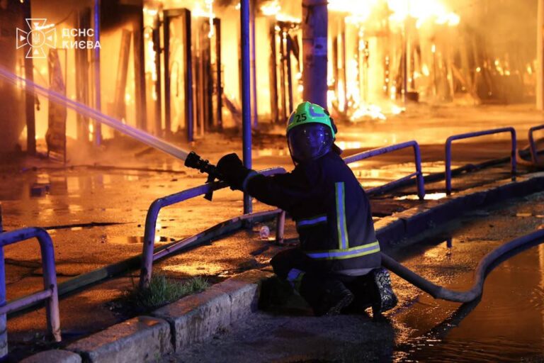Київ: три людини травмовані через російську атаку 1