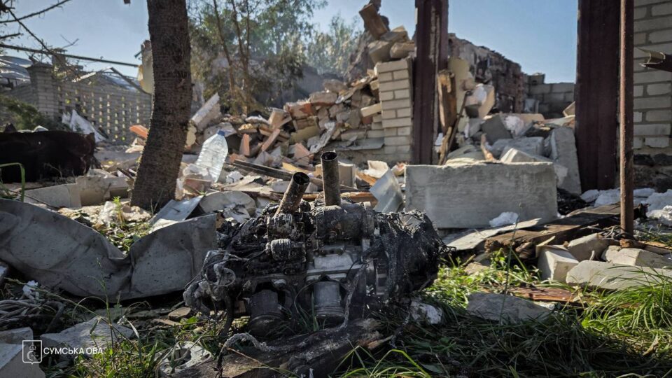 Масована атака дронів на Суми: двоє загиблих, зруйновані житлові будинки 