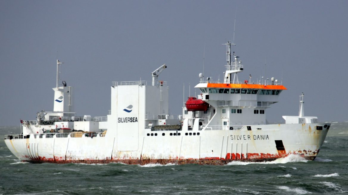 У Норвегії затримали корабель Silver Dania з російським екіпажем який підозрюють у пошкодженні підводного оптоволоконного кабелю