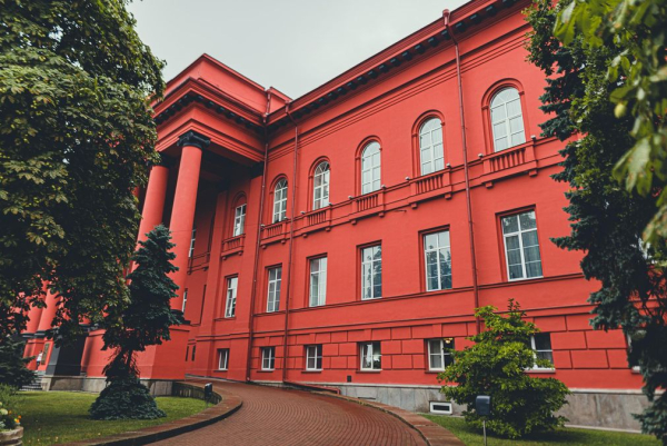 12 університетів України стали центрами досконалості для майбутніх кампусів 12