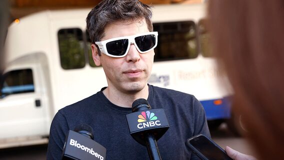 OpenAI готує новий розумний гаджет: Альтман натякає на майбутнє без&hellip;