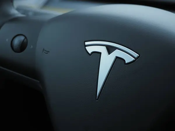 Tesla Roadster 2026: Коли варто чекати на гіперкар?