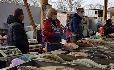 Аваков доручив головам ОДА взяти під контроль продовольчі ринки