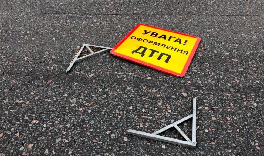Дівчина, яку на Житомирщині на автомобілі збив заступник міністра інфраструктури, перед тим написала друзям, що вчинить самогубство, кинувшись під машину