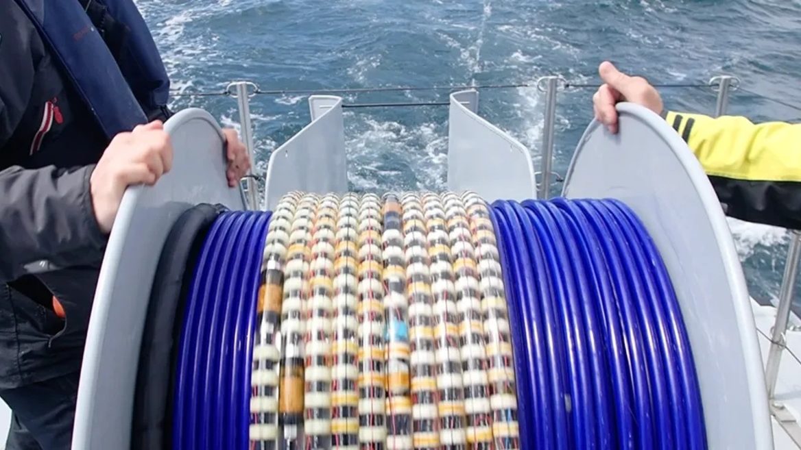 Підводні кабелі можуть «почути» диверсію: у Німеччині розробили спеціальну технологію