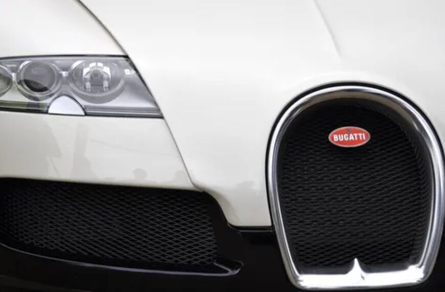 Porsche заробила мільярд євро на продажі Bugatti